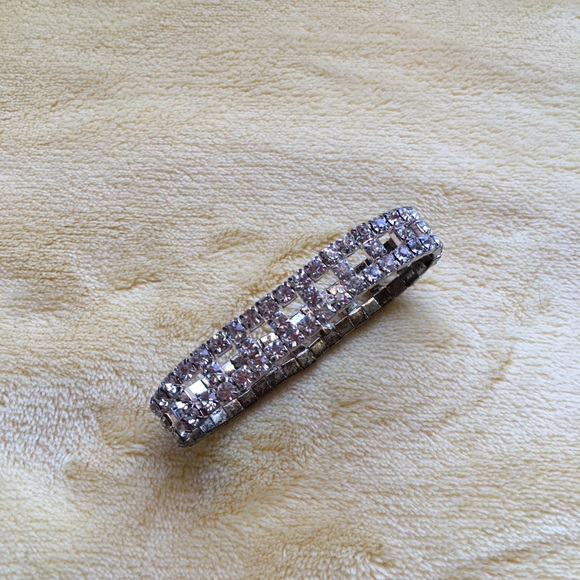 Stretchy rhinestone bracelet - Picture 3 of 7